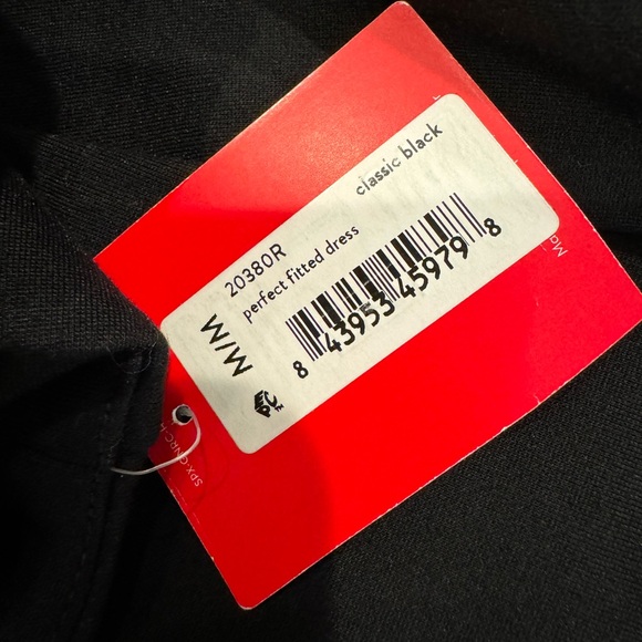 SPANX Perfect Fitted Dress 🖤 - Picture 10 of 13